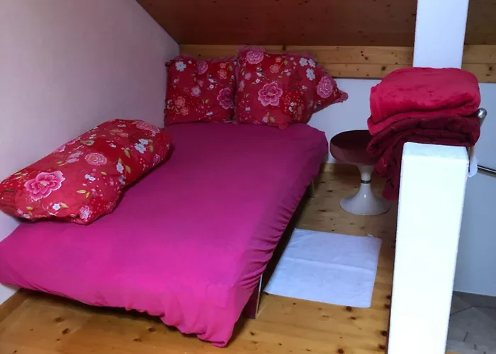 Ganze Ferienwohnung mit Garten Nähe Grotti
